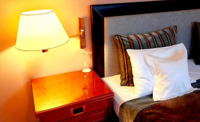 Number 64 Hotel ซอลส์บรี ภายนอก รูปภาพ